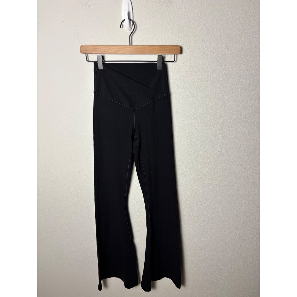 🩵OFFLINE By Aerie Real Me High Waisted Crossover Flare Legging Black Medium